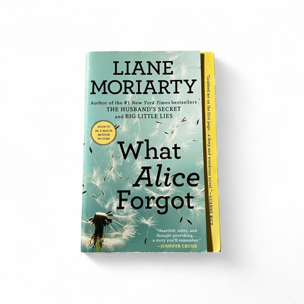 What Alice Forgot by Liane Moriarty - Paperback Book